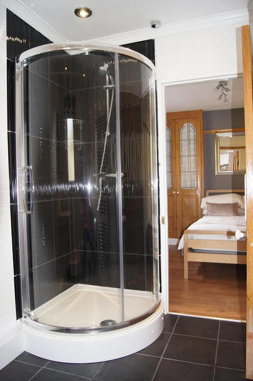 Arfryn House 4*